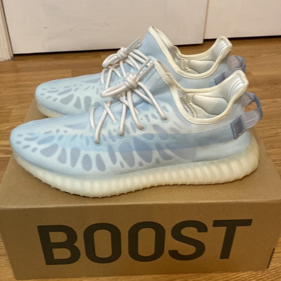 NIB Yeezy Boost 350 V2  Men’s Size 12 - Picture 3 of 6